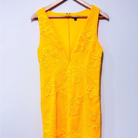 NBD Yellow lace dress - Picture 3 of 7